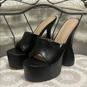 NWOT Lemonade Elegant Black Platform Heels style: Own It, Size 11